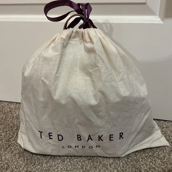 Ted Baker London Florean Flower Laser Cut Tote - Picture 11 of 12